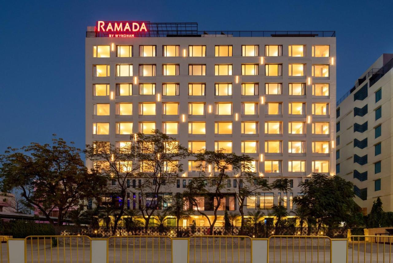 Отель Ramada By Wyndham Jaipur North Экстерьер фото