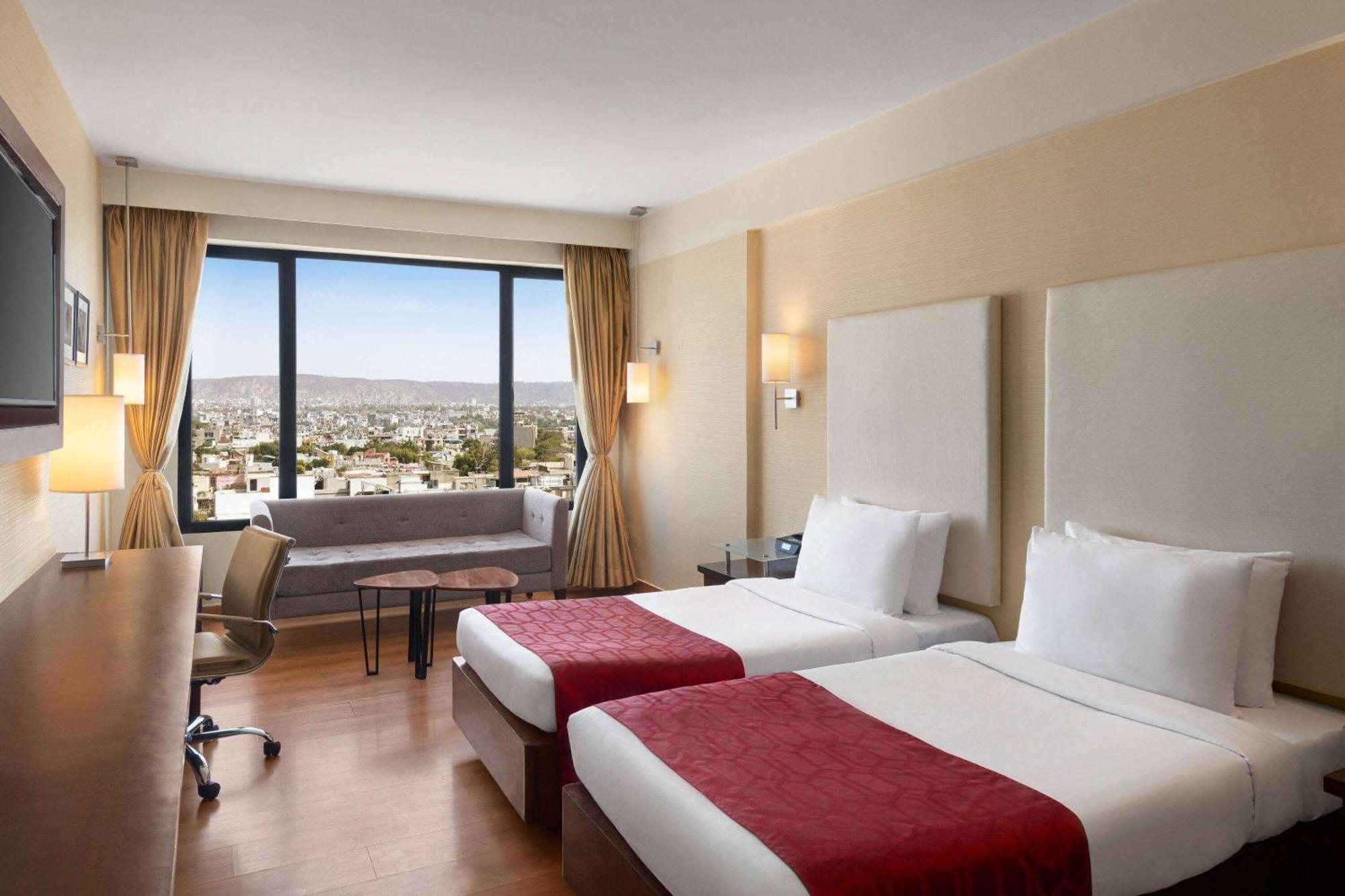 Отель Ramada By Wyndham Jaipur North Экстерьер фото